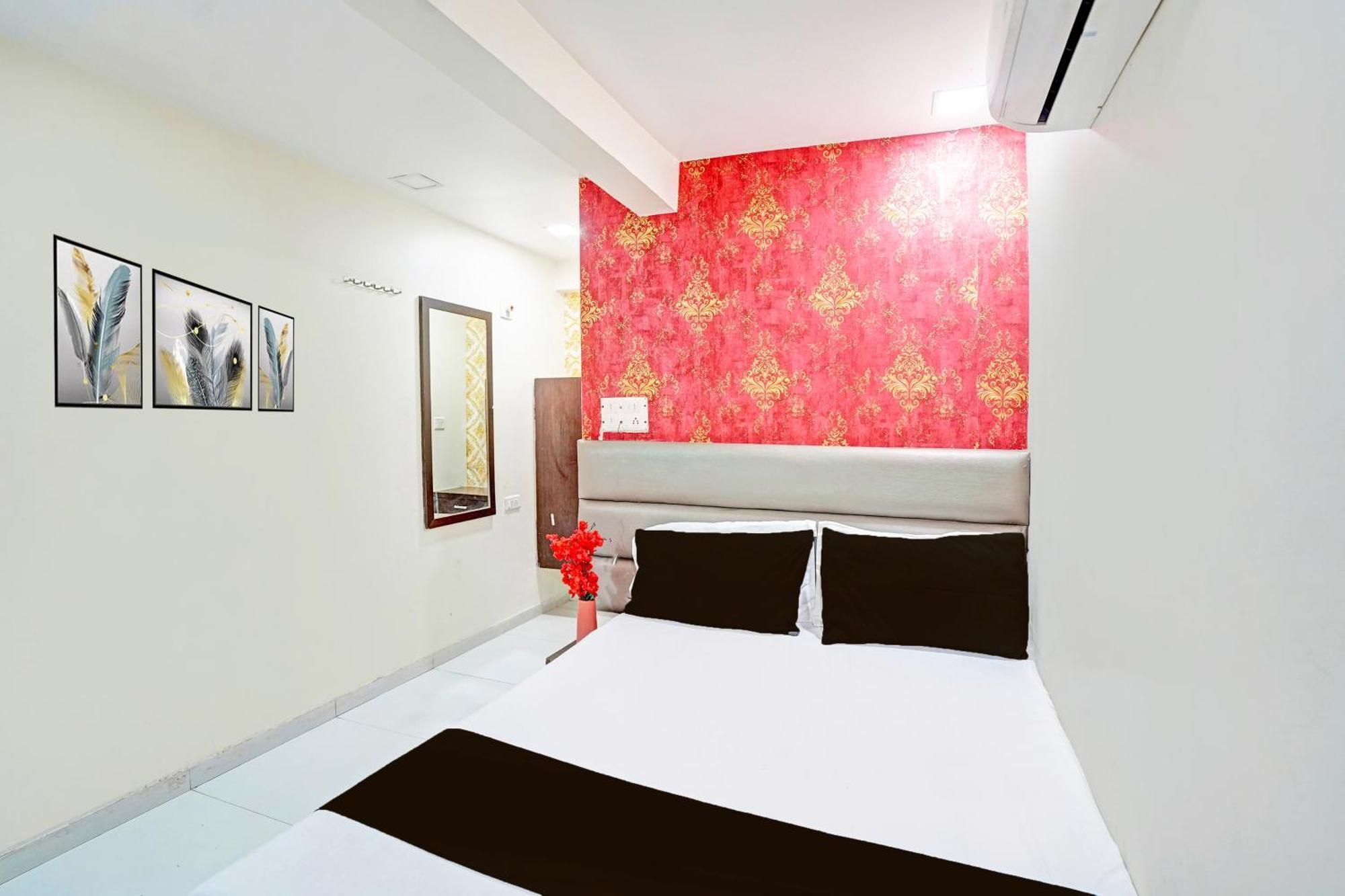 Hotel O S. G. Highway Formerly I Land Park Ahmedabad Exterior photo
