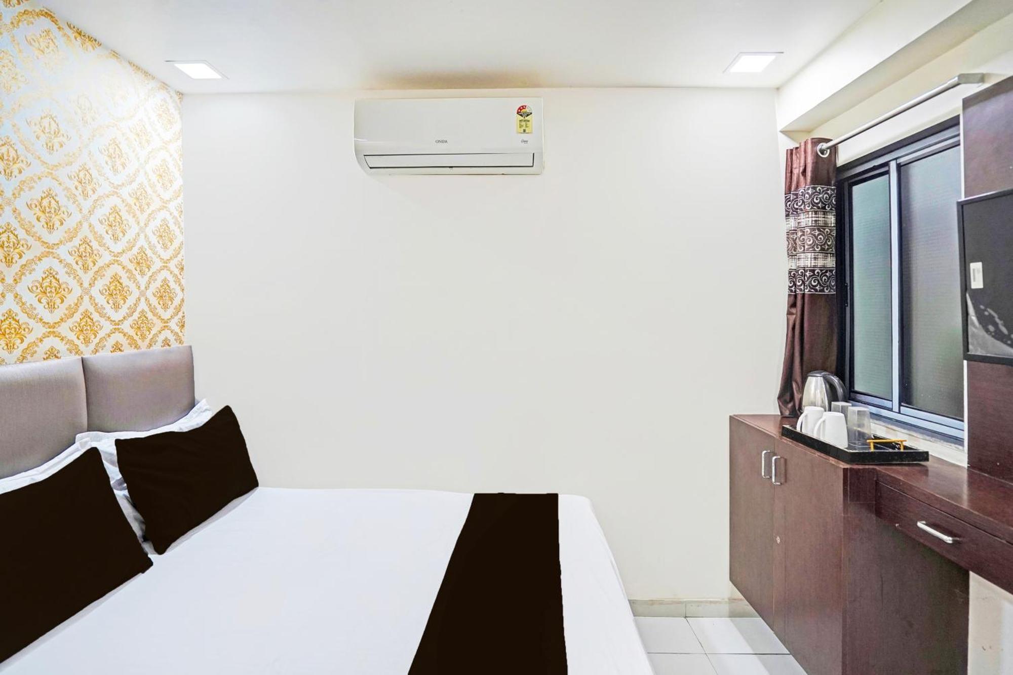 Hotel O S. G. Highway Formerly I Land Park Ahmedabad Exterior photo